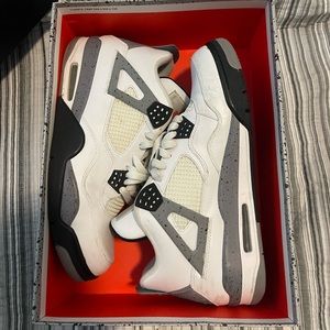 Jordan 4 Retro White cement